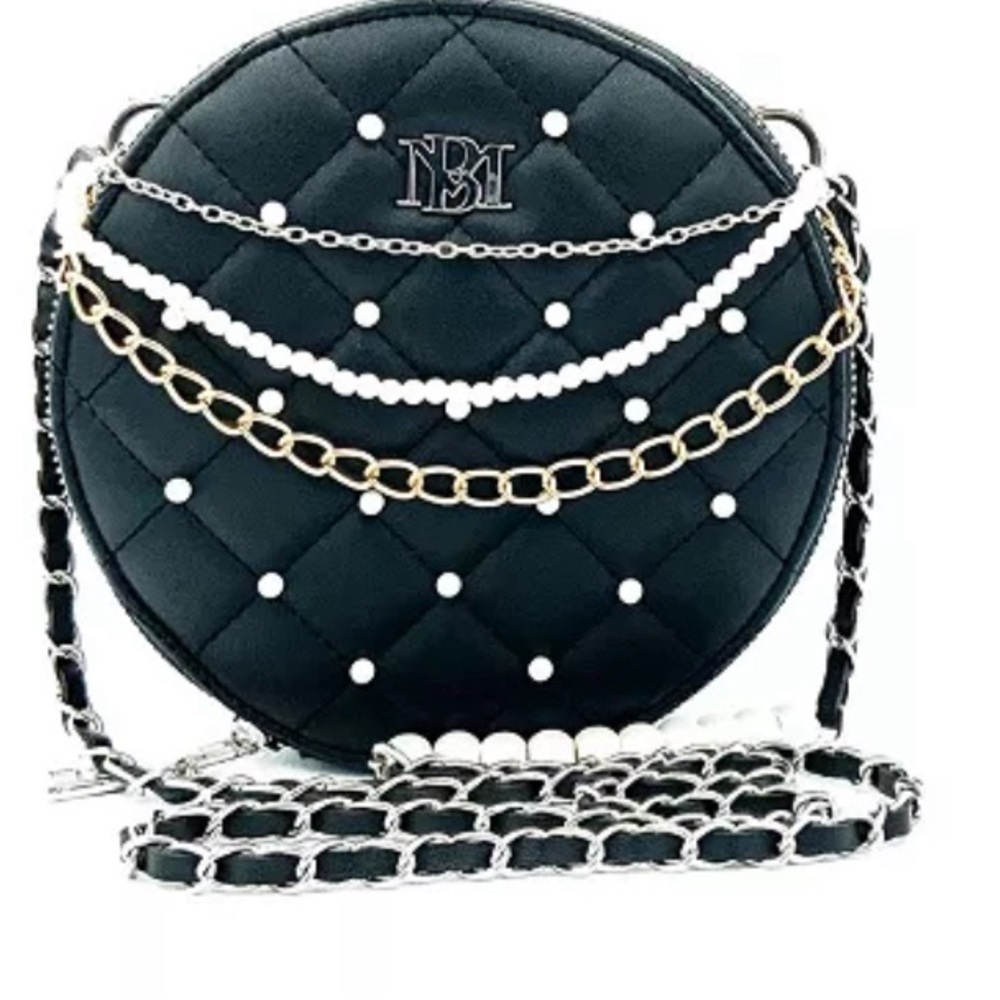 Beautiful bag decorated with pearls and chains.​ bigger than it looks!!!​​